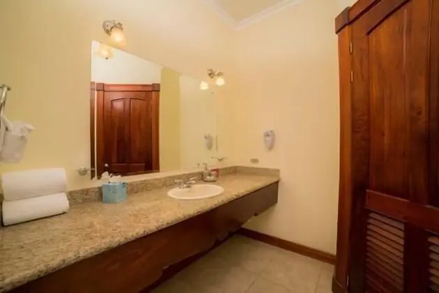 Ev, Birden Çok Yatak, Dağ Manzaralı (Casa Pacifica)