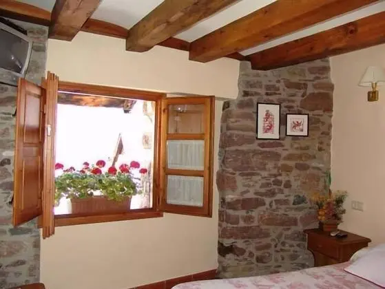 Oda, 1 Çift Kişilik Yatak, Sigara İçilmez