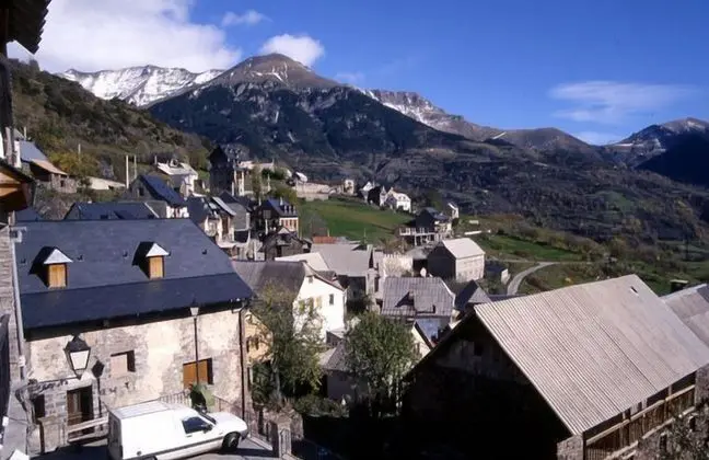 Oda, 1 Çift Kişilik Yatak, Sigara İçilmez