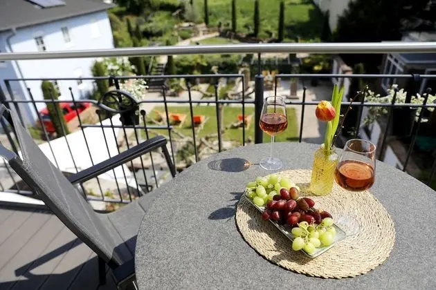 Tek Büyük Yataklı Oda, Balkon