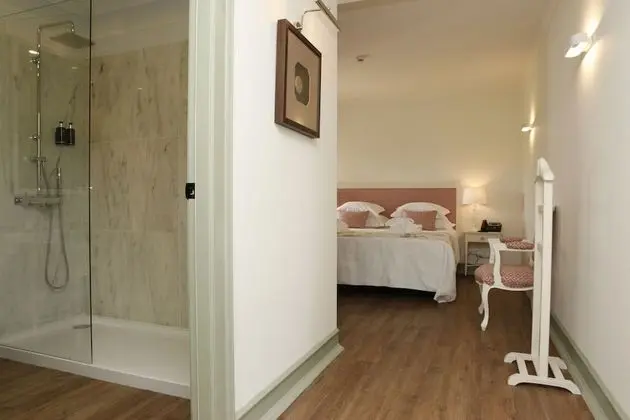 Premium Tek Büyük Yataklı Oda