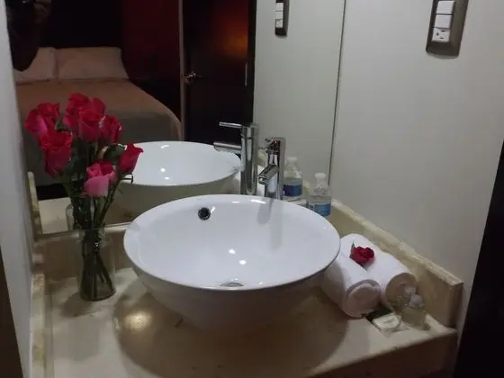 Basic Oda, 1 En Büyük (King) Boy Yatak, Özel Banyo