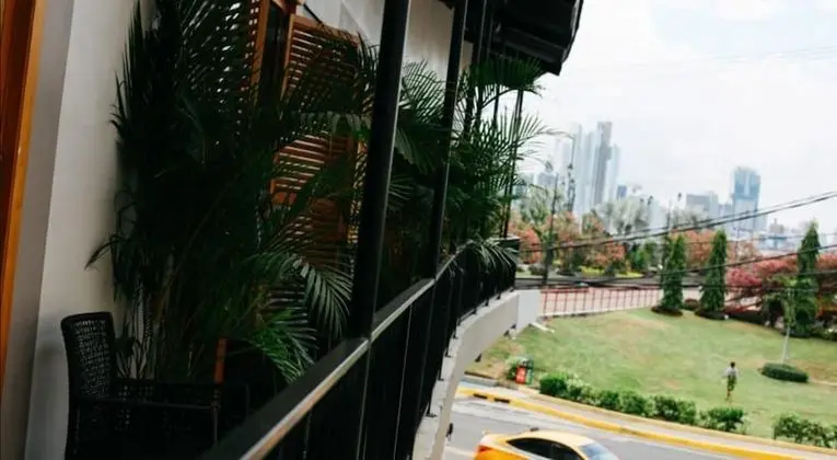 Superior Oda, Balkon