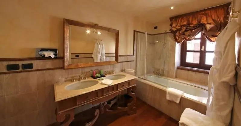 Romantic Tek Büyük Yataklı Oda, Bahçe Manzaralı