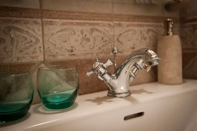 Basic Tek Büyük Yataklı Oda