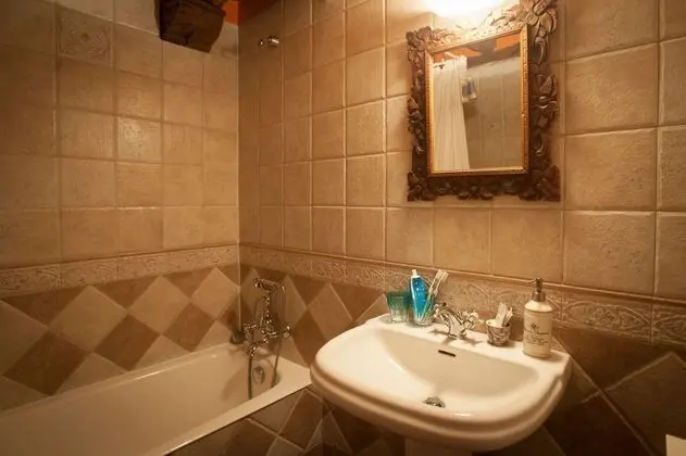 Basic Tek Büyük Yataklı Oda