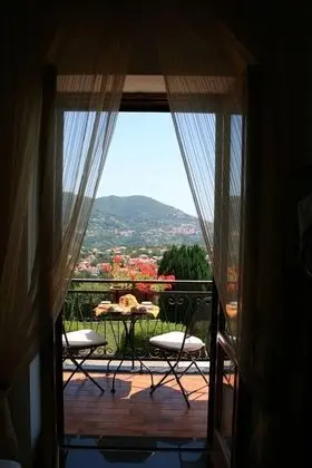Üç Kişilik Oda