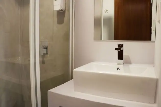 Cama en Habitación Compartida Femenina de 6