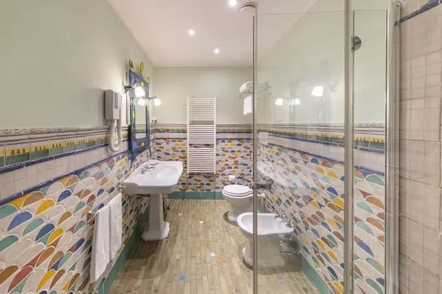 Deluxe Tek Büyük Yataklı Oda, Bahçe Manzaralı