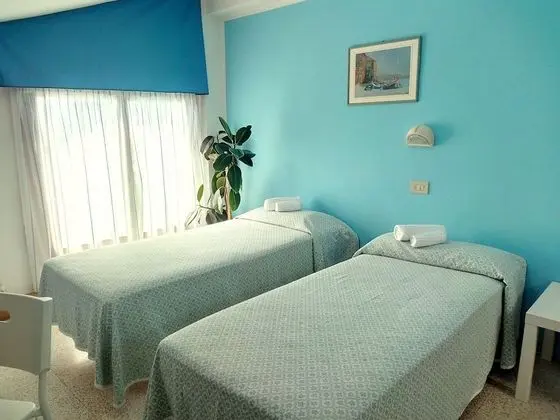 Classic Tek Büyük Yataklı Oda