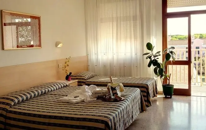 Classic Üç Kişilik Oda