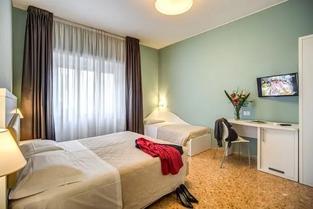 Deluxe Üç Kişilik Oda
