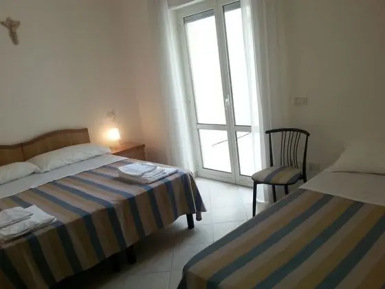 Üç Kişilik Oda