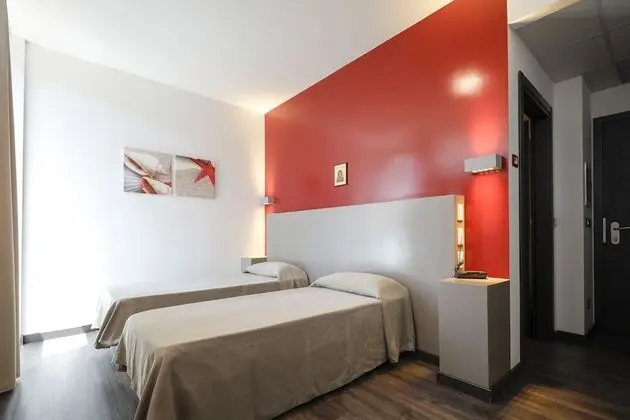 Tek Büyük veya İki Ayrı Yataklı Oda