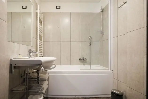 Tek Büyük veya İki Ayrı Yataklı Oda