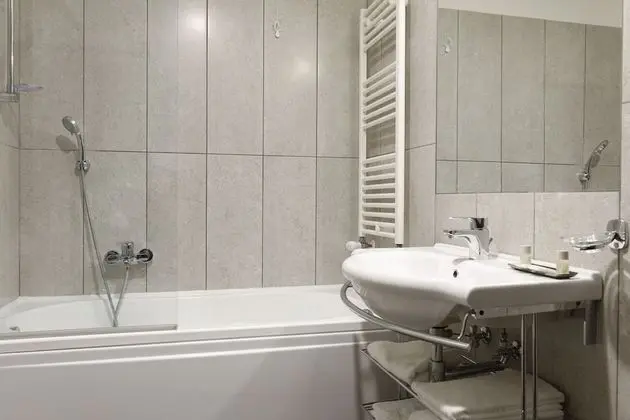 Tek Büyük veya İki Ayrı Yataklı Oda