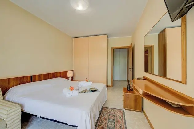 Family Apart Daire, 1 Çift Kişilik Yatak ve Çekyat, Bahçeli (Casa Perla)