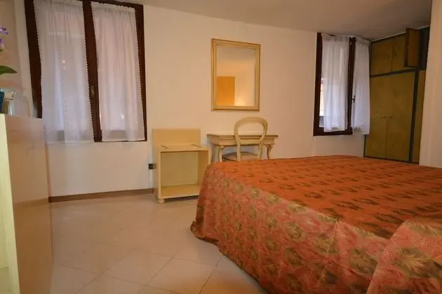 Deluxe Tek Büyük Yataklı Oda, Teras, Şehir Manzaralı