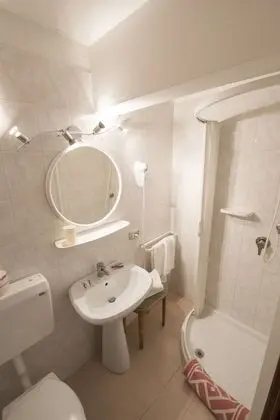 Deluxe Tek Büyük Yataklı Oda, Teras, Şehir Manzaralı