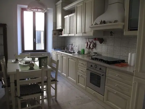 Tek Büyük Yataklı Oda, Ortak Banyo (Pop)