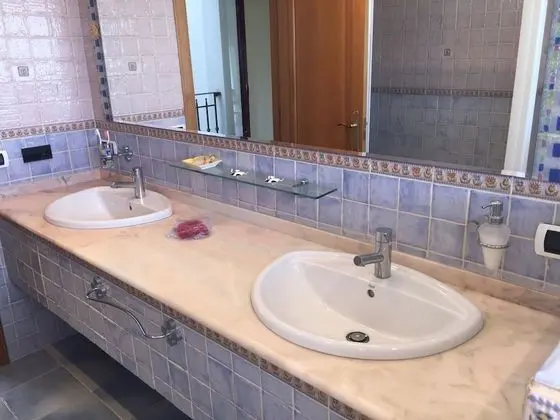 Comfort İki Ayrı Yataklı Oda, Ortak Banyo (2)