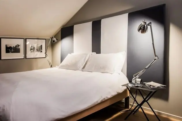 Economy Tek Büyük Yataklı Oda (Attic - 10 stairs)