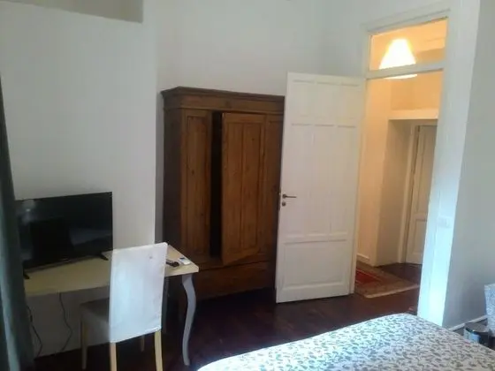 Tek Büyük Yataklı Oda, Birden Çok Yatak, Ortak Banyo