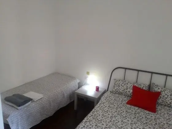 Tek Büyük Yataklı Oda, Birden Çok Yatak, Ortak Banyo