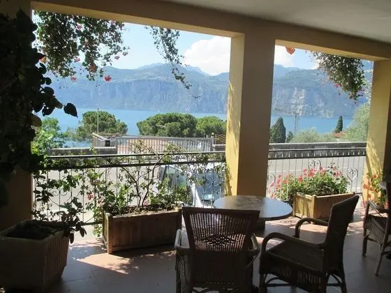 Tek Büyük Yataklı Oda, Göl Manzaralı, Zemin Kat