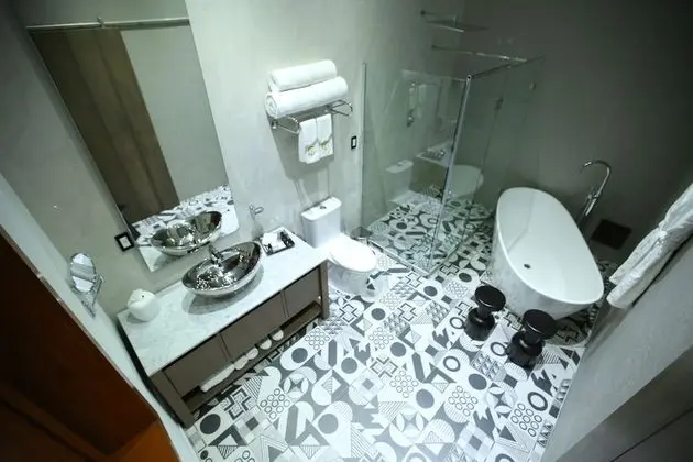 Master suite con tina