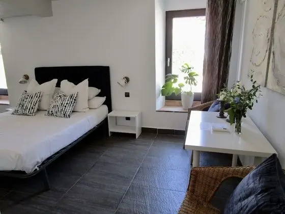 Dört Kişilik Oda (La Familia)