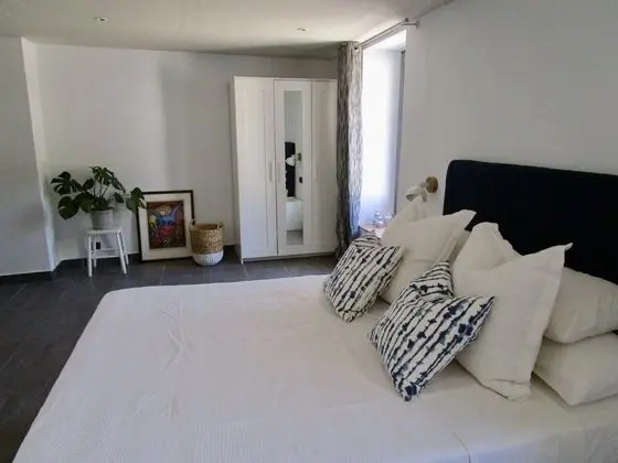 Dört Kişilik Oda (La Familia)