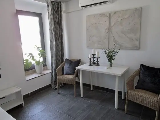 Dört Kişilik Oda (La Familia)