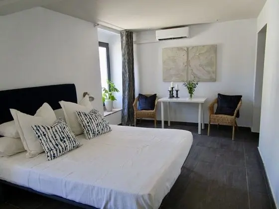 Dört Kişilik Oda (La Familia)