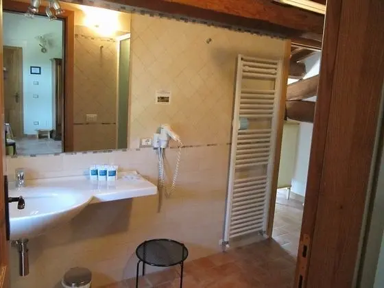 Standard Üç Kişilik Oda, Bahçe Manzaralı