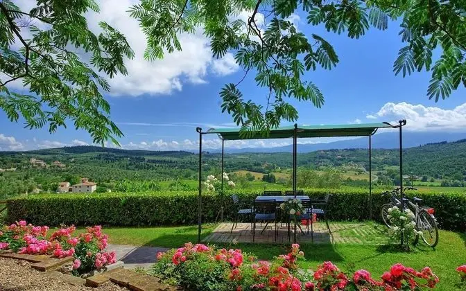 Apart Daire, 2 Yatak Odası, 2 Banyolu, Bahçeli