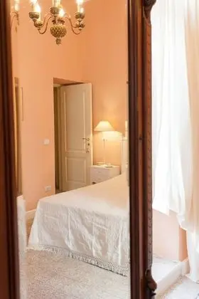 Tek Büyük veya İki Ayrı Yataklı Oda, Balkon