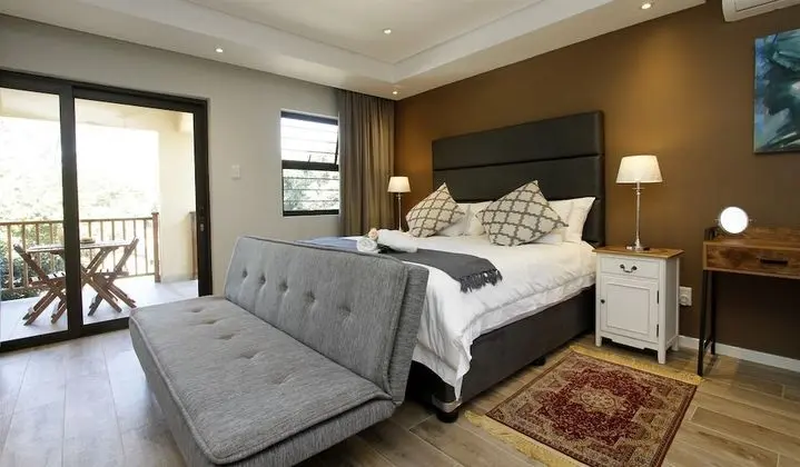 Luxury Oda, 1 En Büyük (King) Boy Yatak ve Çekyat, Küçük Mutfak