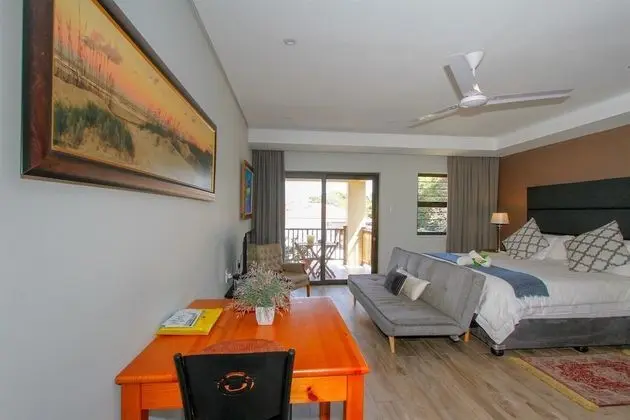 Luxury Oda, 1 En Büyük (King) Boy Yatak ve Çekyat, Küçük Mutfak