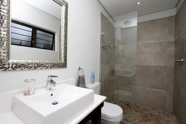 Luxury Oda, 1 En Büyük (King) Boy Yatak ve Çekyat, Küçük Mutfak
