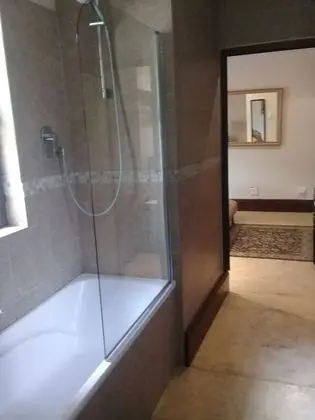 Superior Oda, 1 Büyük (Queen) Boy Yatak ve Çekyat, Küvet, Havuz Kenarı