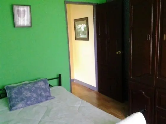 Oda (Amores Bedroom)