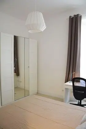 Tek Büyük Yataklı Oda (Private External Bathroom)