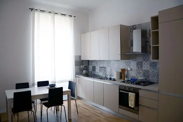 Tek Büyük Yataklı Oda (Private External Bathroom)