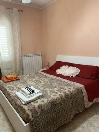 Basic Tek Büyük veya İki Ayrı Yataklı Oda, Ortak Banyo