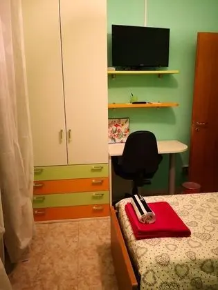 Economy Büyük Yataklı Tek Kişilik Oda, Ortak Banyo