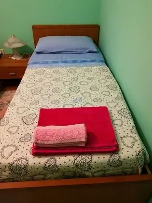 Economy Büyük Yataklı Tek Kişilik Oda, Ortak Banyo