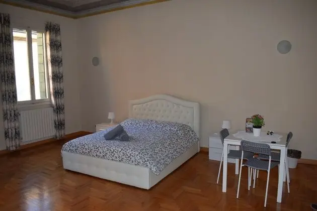Basic Tek Büyük Yataklı Oda