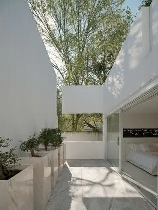 Luxury Ev, Sigara İçilmez