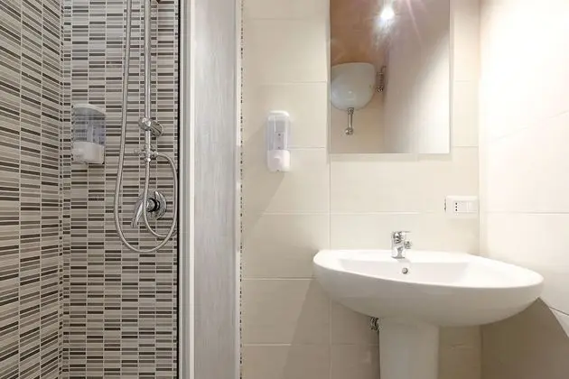 Üç Kişilik Oda, Banyolu/Duşlu